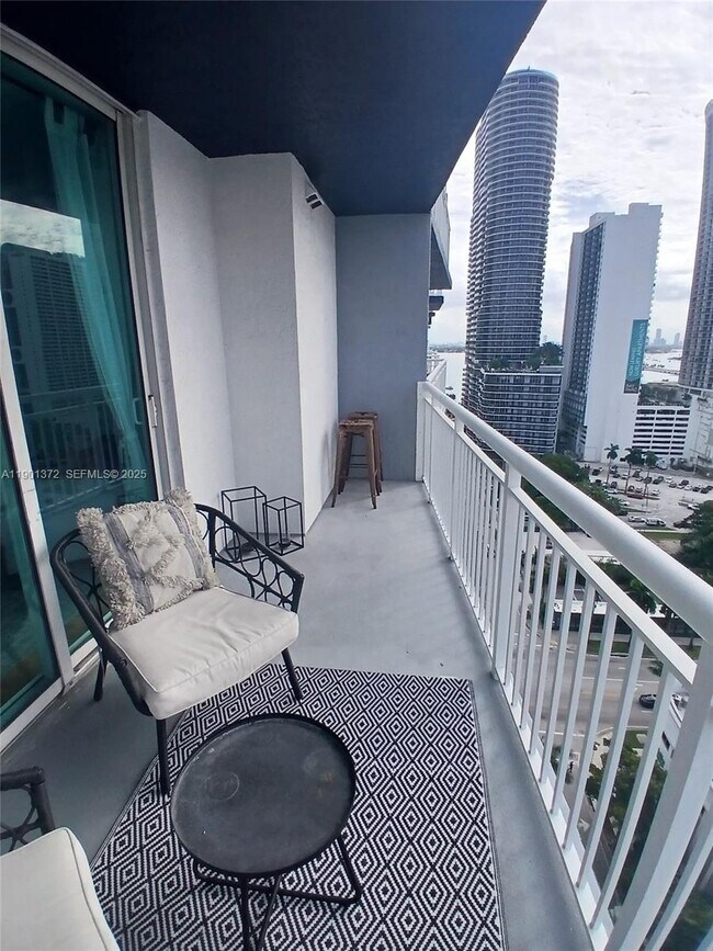 Building Photo - 275 NE 18th St