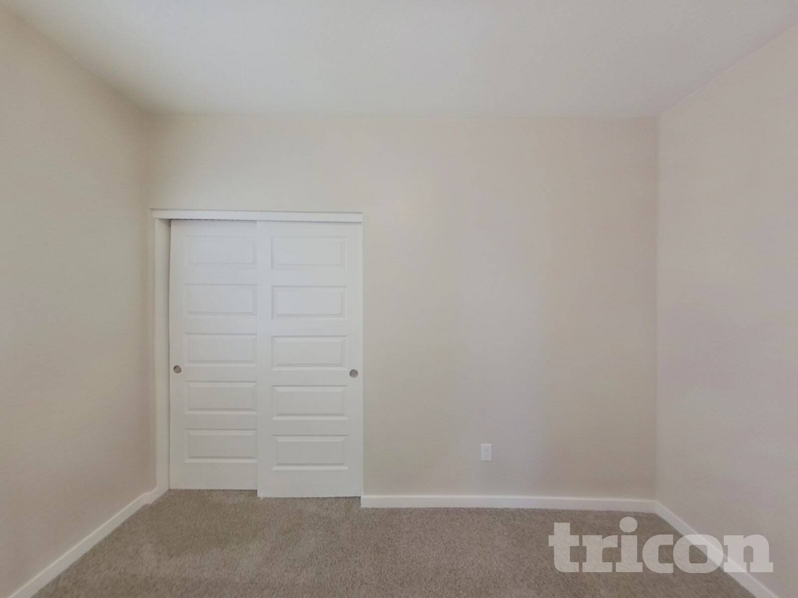 Building Photo - 1349 N Parkcrest