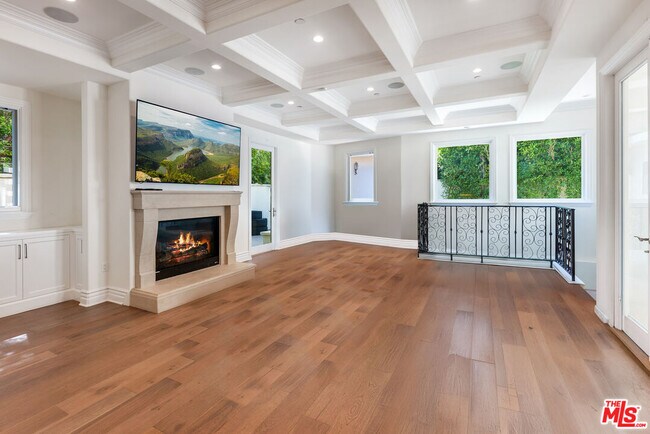 Building Photo - 363 S Saltair Ave