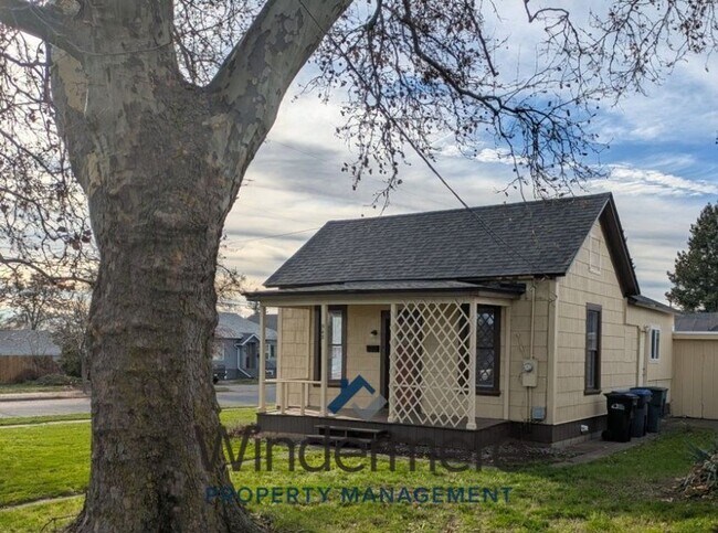 Building Photo - 948 S 3rd Ave