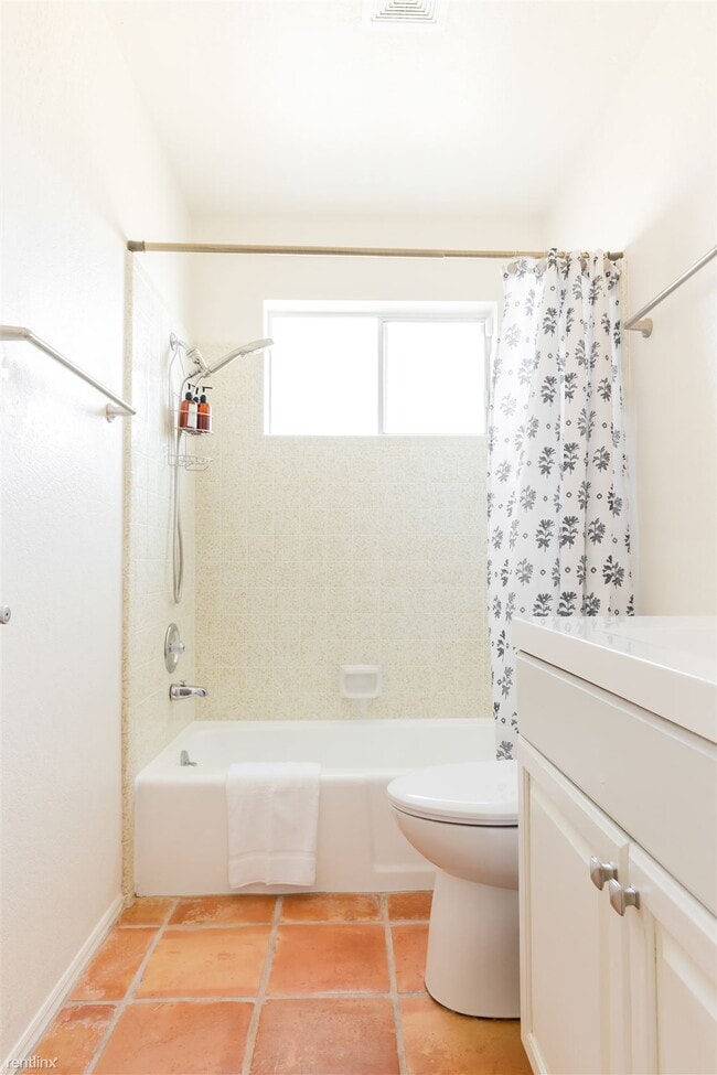 Building Photo - 3 br, 2 bath Duplex - 14263 North Fountain...