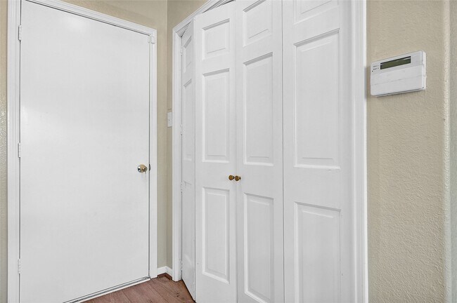 Building Photo - 16107 Sheldon Ridge Way