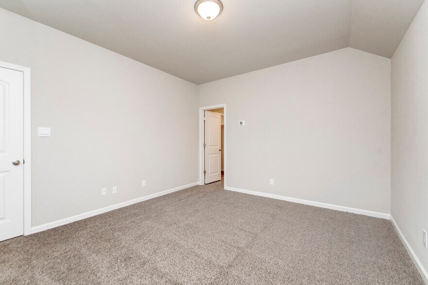 Building Photo - 18176 Fox Hollow Loop