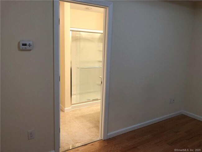 Building Photo - 19 Oak Meadows Dr