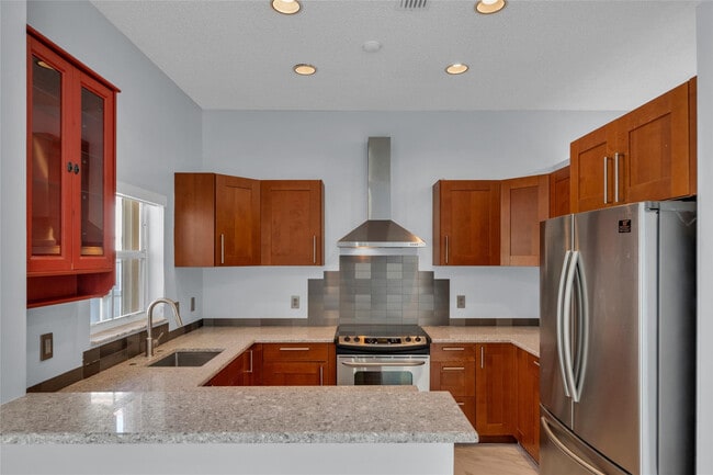 Building Photo - 716 Juniper Ln