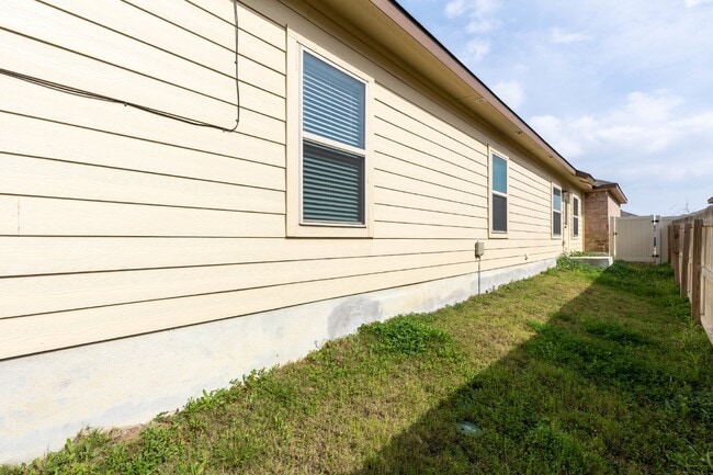 Building Photo - 218 Ragsdale Way