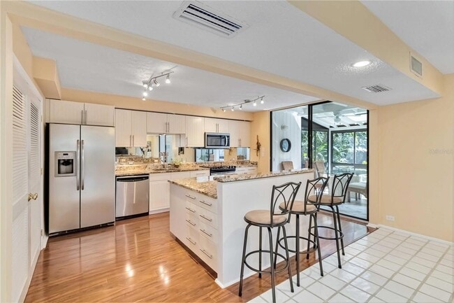 Building Photo - 761 Pine Run Dr