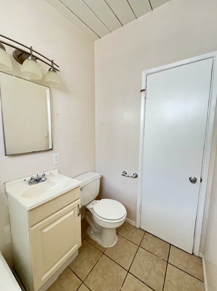 Building Photo - 11842 Venice Blvd.