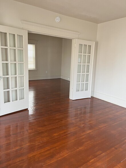 Dining Room - 2 N Austin Ave