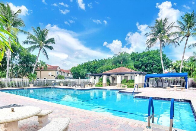 Building Photo - 1491 Sorrento Dr