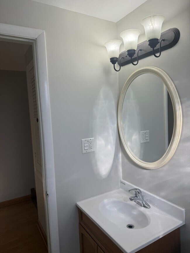 Building Photo - 982 Hastings Ln