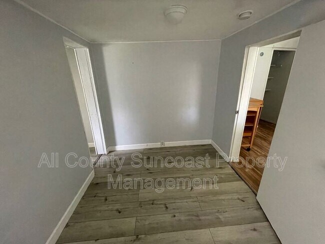 Building Photo - 1830 27th Ave N