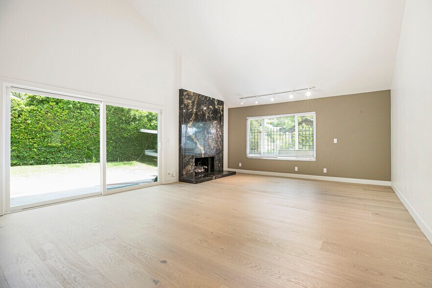 Building Photo - 3125 Emerald Isle Dr