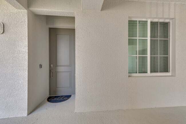 Building Photo - 12320 Wellen Golf St