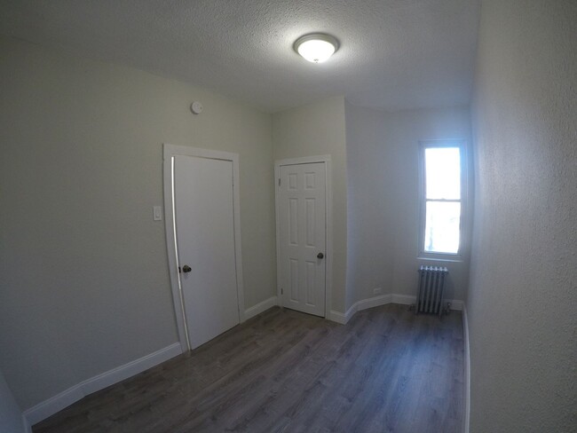 Building Photo - Amazing West Oak Lane 3bd/1ba Available NOW!