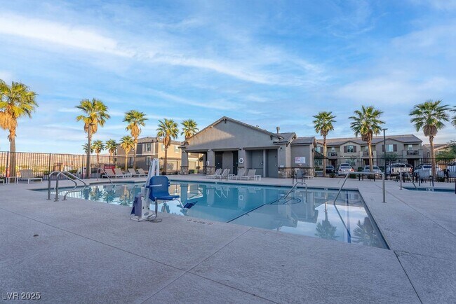 Building Photo - 483 Ylang Pl