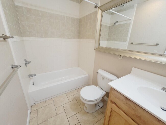 Building Photo - 5680 Doonesbury Way