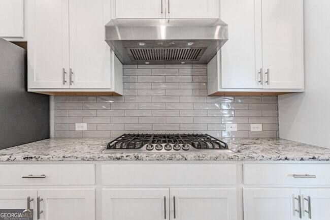 Building Photo - 5051 Pinckney Ln