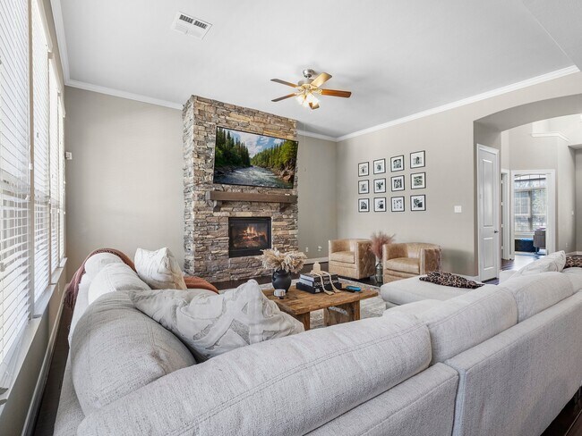 Building Photo - 24910 Meadowthorn Crest Ln