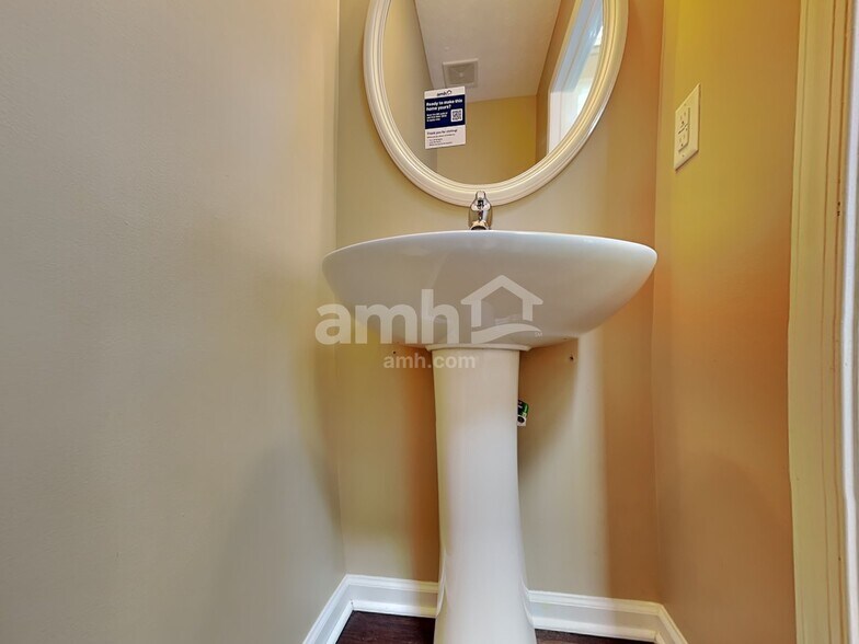 Building Photo - 181 Coyote Dr