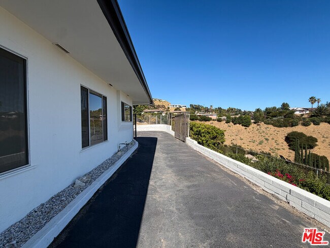 Building Photo - 1682 Larco Way