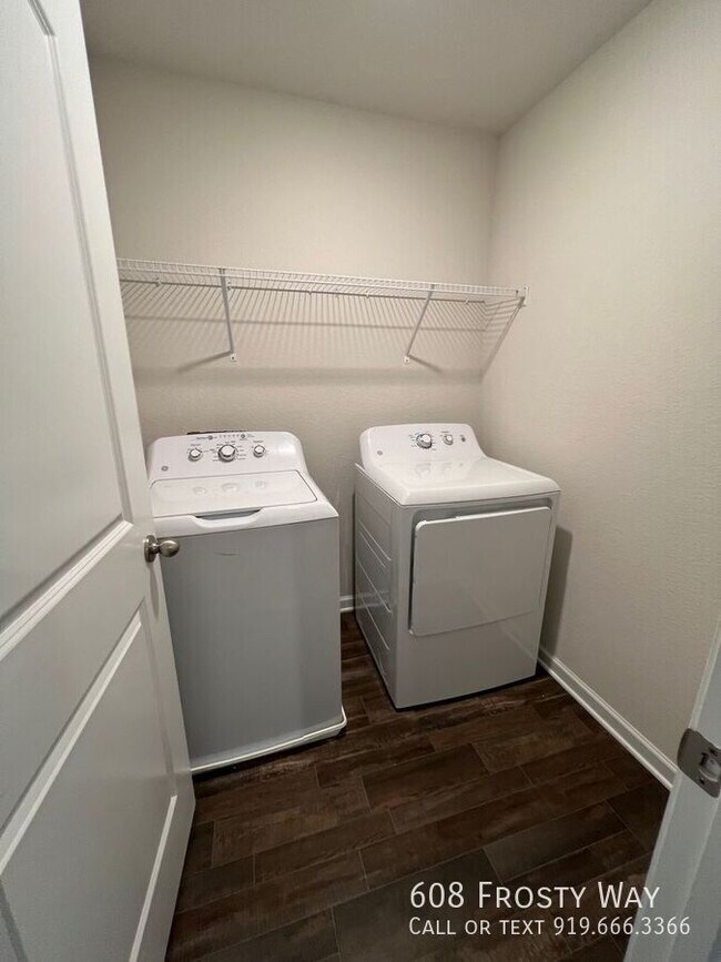 Building Photo - 608 Frosty Way