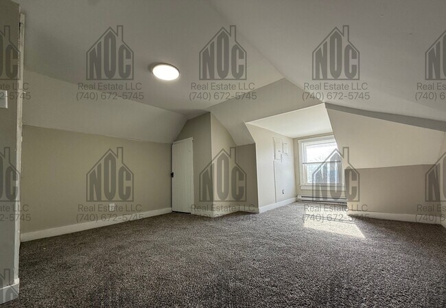 Building Photo - 726 E Main St