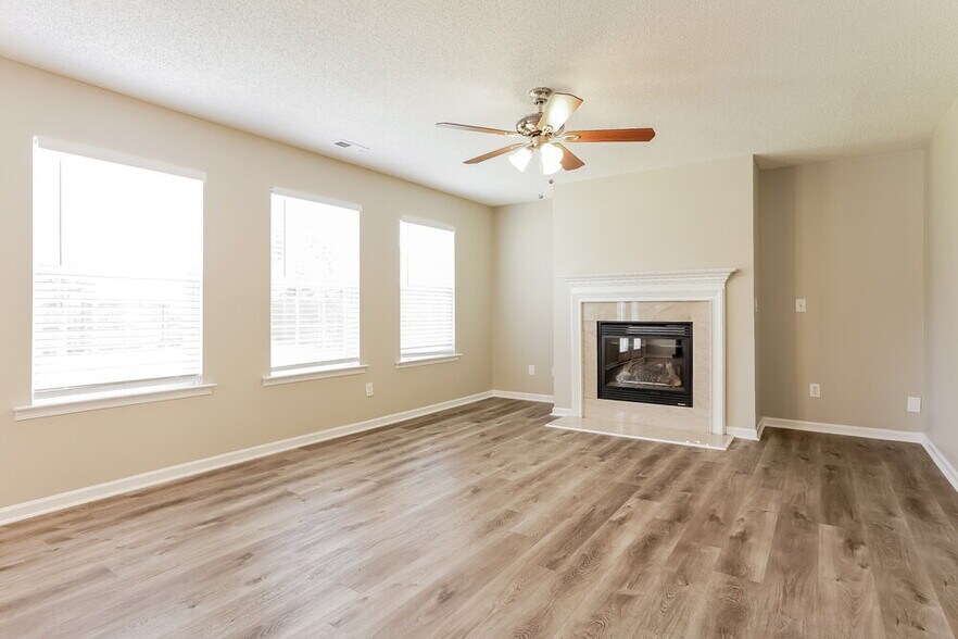 Building Photo - 4920 Alenja Ln