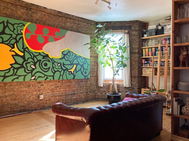 Building Photo - 2628 W Division St