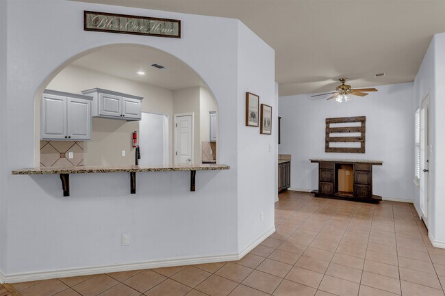 Building Photo - 145 Chaumont St