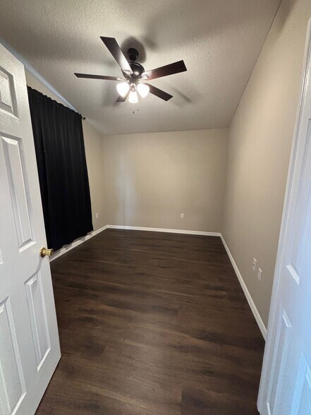 Bedroom #1 - 2302 Northern Leaf St