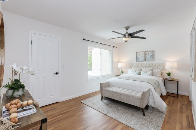 Building Photo - 4428 Del Valle Pkwy