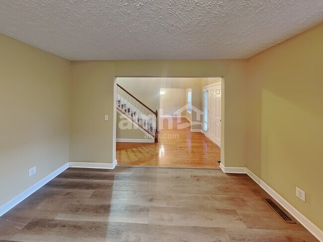 Building Photo - 3505 Bent Wood Ct