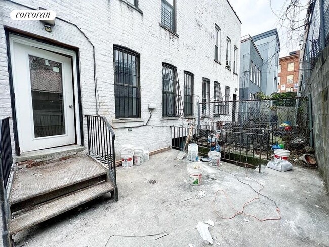 Building Photo - 310 Sumpter St