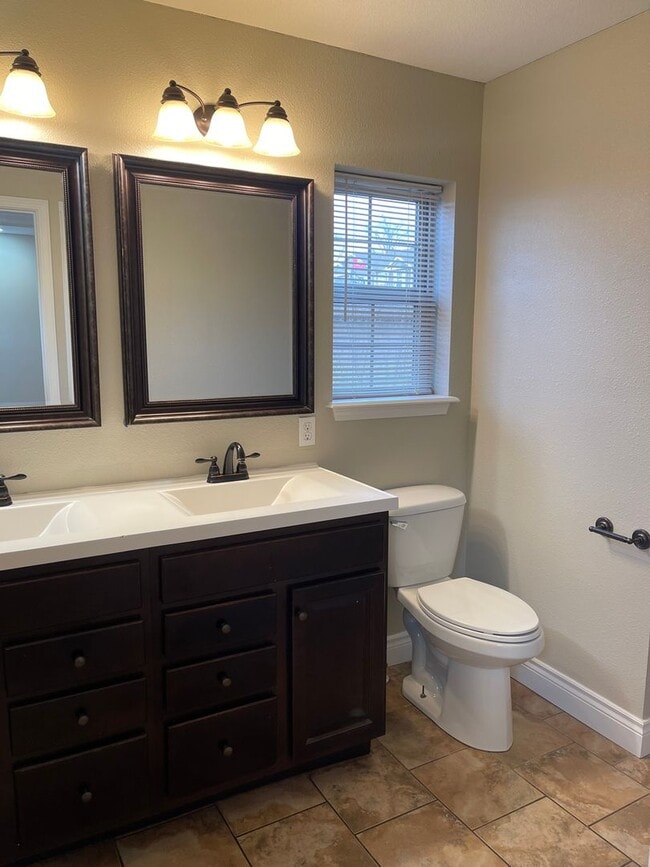 Building Photo - AVAILABLE!!!