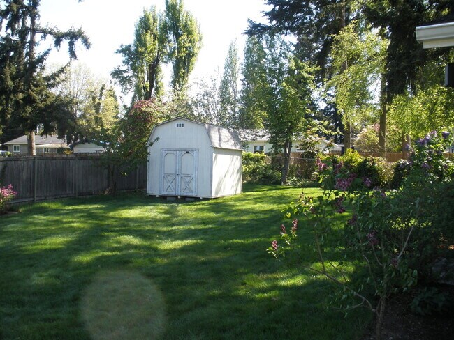 Building Photo - Newcastle/Hazelnut Terrace Rambler