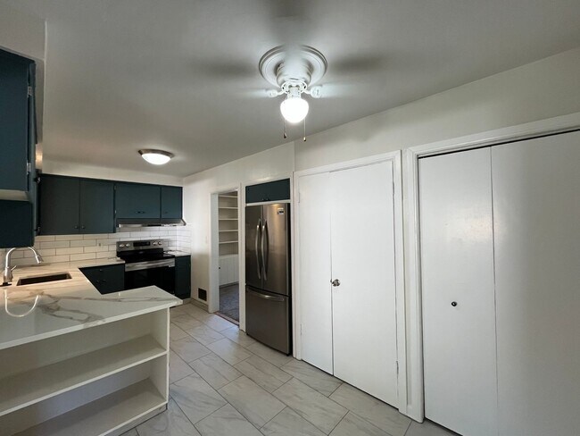 Building Photo - Charming 3-Bedroom Home with Bonus Room in Prime Beaverton Location Cedar Hills Neighborhood!!!