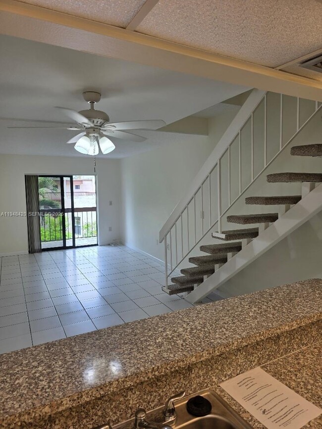 Building Photo - 1121 SW 105th Ave