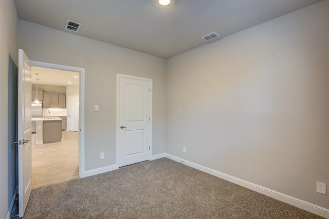 Building Photo - 2213 Dyre Dr