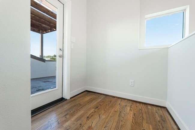 Building Photo - 2110 Crocker St