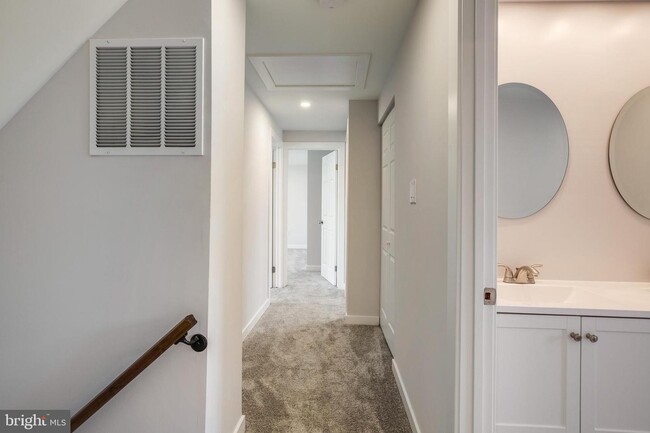 Building Photo - 9003 Fox Lair Dr