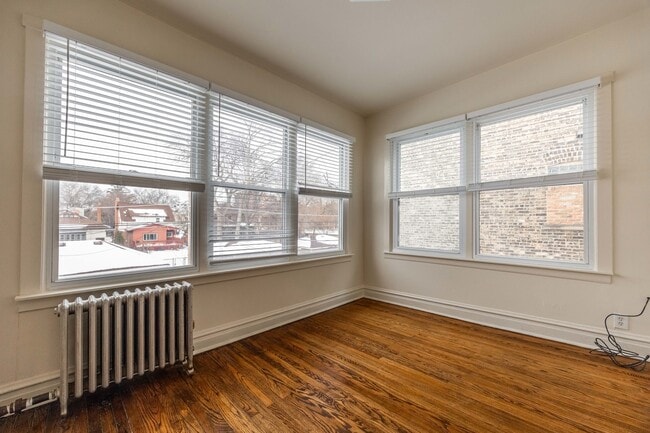 Building Photo - 1432 W Jonquil Terrace