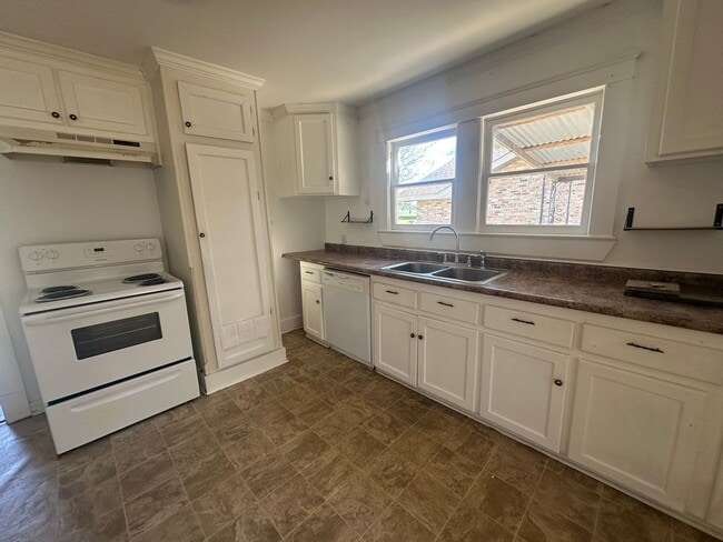 Building Photo - Adorable 3 bed, 1 bath home in Lafayette!