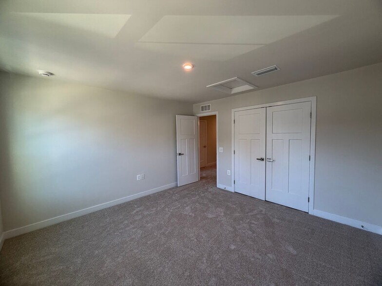 Building Photo - 18347 Centennial Cir