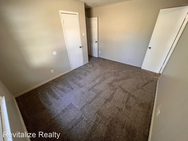 Building Photo - 3 br, 1 bath House - 1208 Castlewood Dr