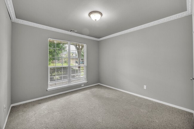 Building Photo - Welcome to this gorgeous home in the highly desirable Eddington Place neighborhood!