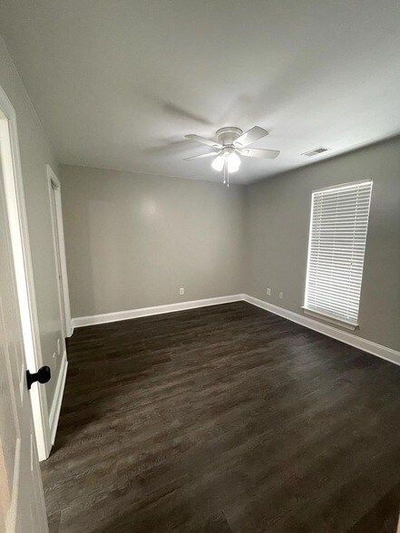 Building Photo - 383 Springview Ln