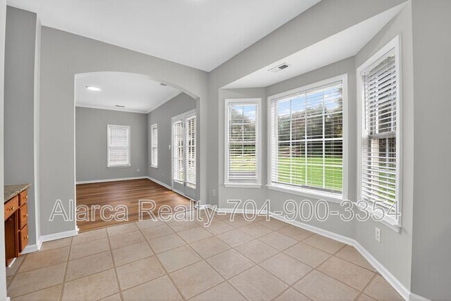 Building Photo - 9205 Mitchell Glen Dr