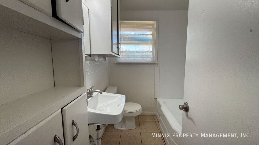 Building Photo - 3816 44th St