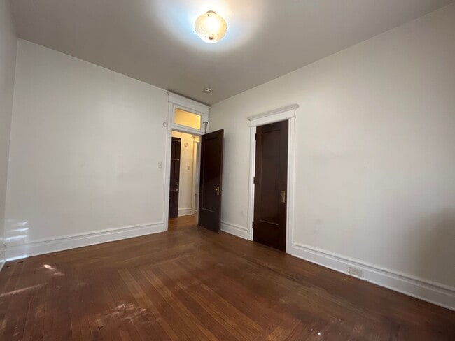 Building Photo - 2110 Walnut St